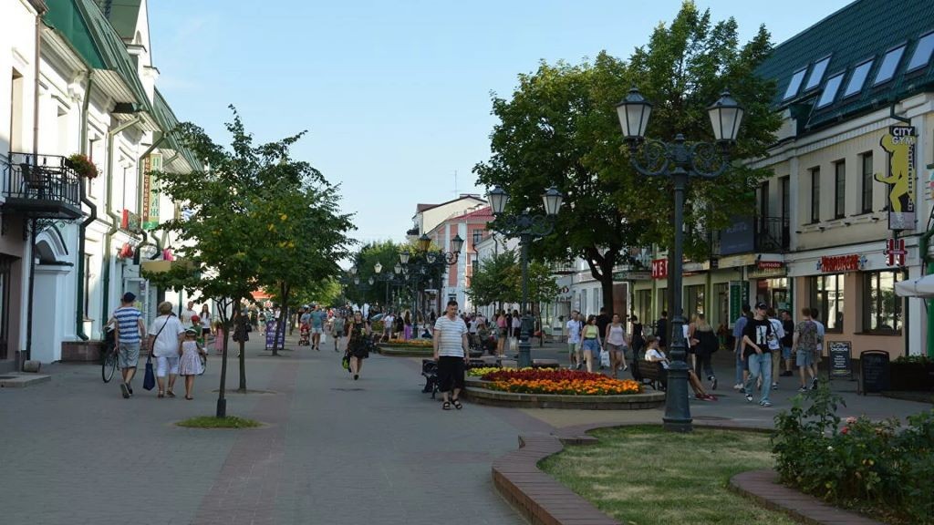 Без фейерверка, но с оркестром: как Брест отпраздновал День города