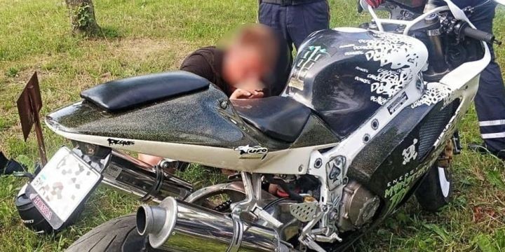 «Самоделкин»: мотоциклист потерял номерной знак и решил сделать копию. Теперь ему грозит до двух лет