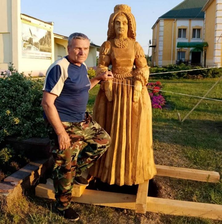 Деревянные скульптуры Огинского и Боны Сфорцы на областных плэнерах создал житель Брестчины