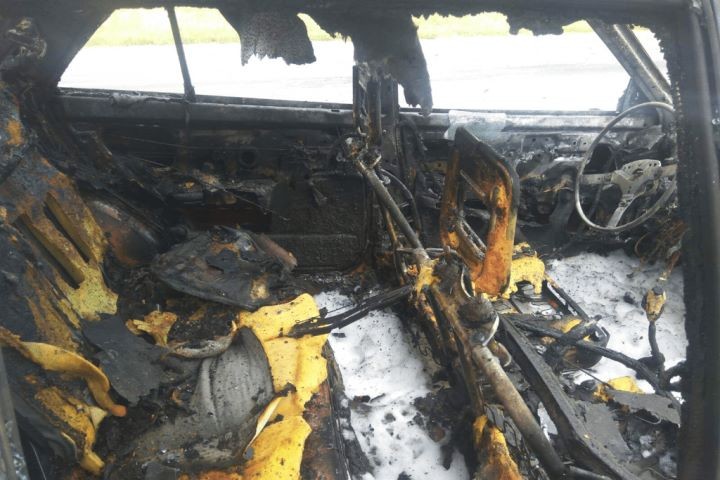 В Березе полностью сгорела машина