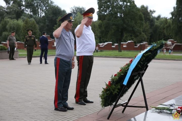 Казахстанская делегация во главе с первым заместителем Министра обороны посетила Брест