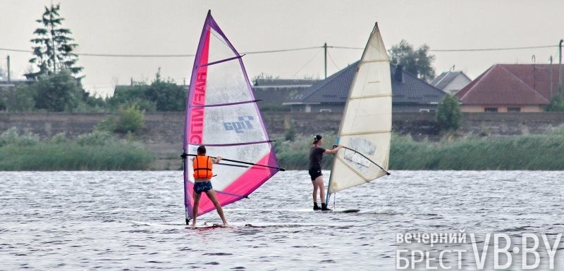 В последние дни июля брестчане снова потянулись к воде