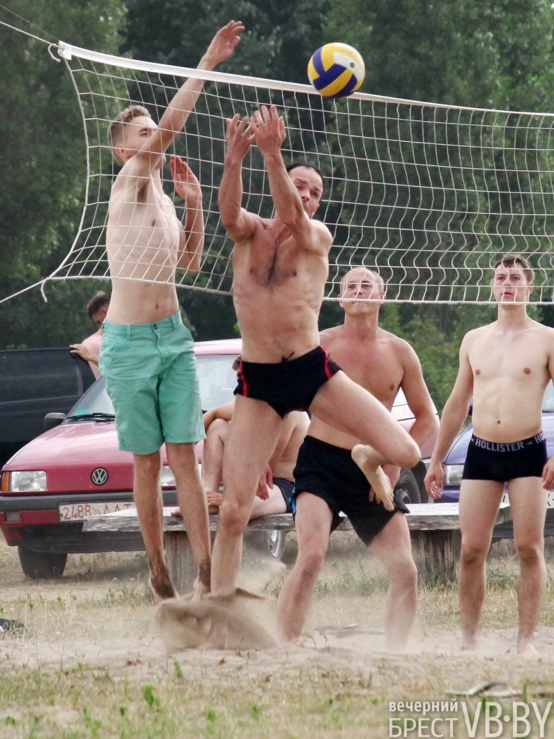 В последние дни июля брестчане снова потянулись к воде