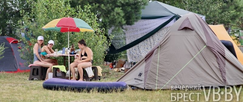 В последние дни июля брестчане снова потянулись к воде