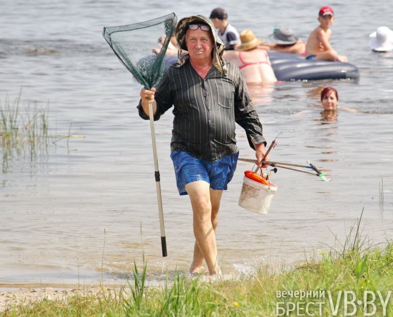 В последние дни июля брестчане снова потянулись к воде