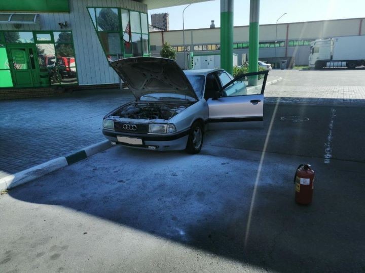 В Пинке на АЗС загорелась Audi