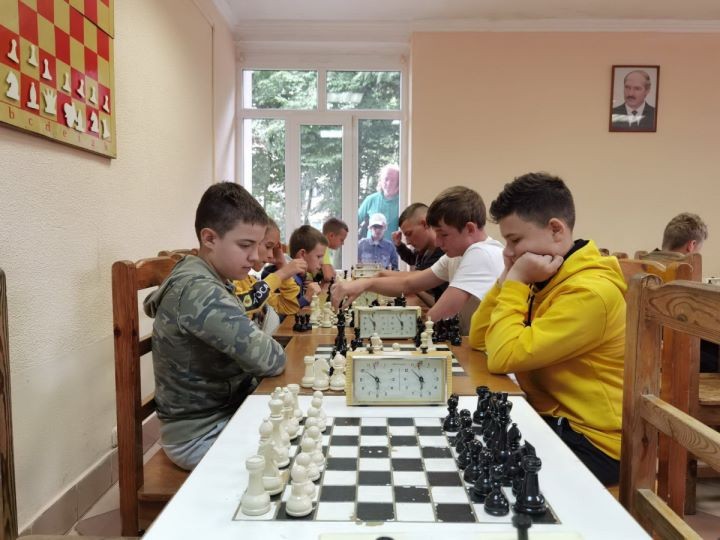 Среди несовершеннолетних Ленинского района города Бреста прошли соревнования по шахматам
