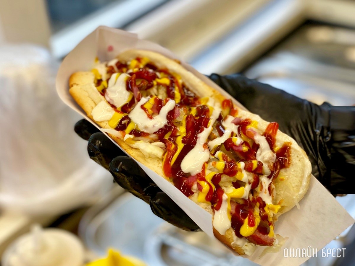 Донеры (шаурма) и Хот-доги, которые ты оценишь! В Бресте на Востоке открылось новое заведение «Лаваш донер спот»