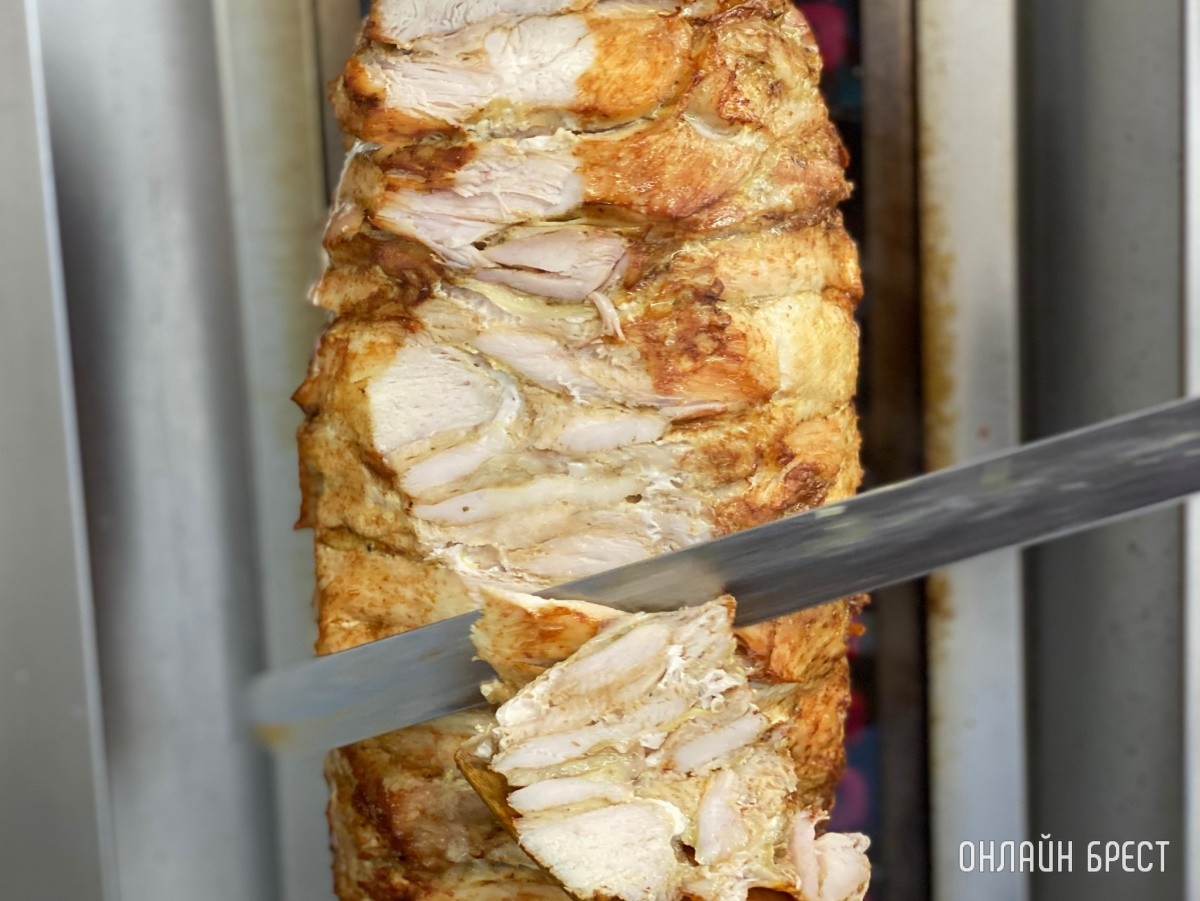 Донеры (шаурма) и Хот-доги, которые ты оценишь! В Бресте на Востоке открылось новое заведение «Лаваш донер спот»