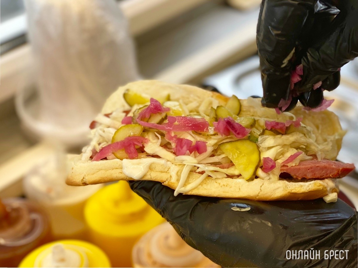 Донеры (шаурма) и Хот-доги, которые ты оценишь! В Бресте на Востоке открылось новое заведение «Лаваш донер спот»