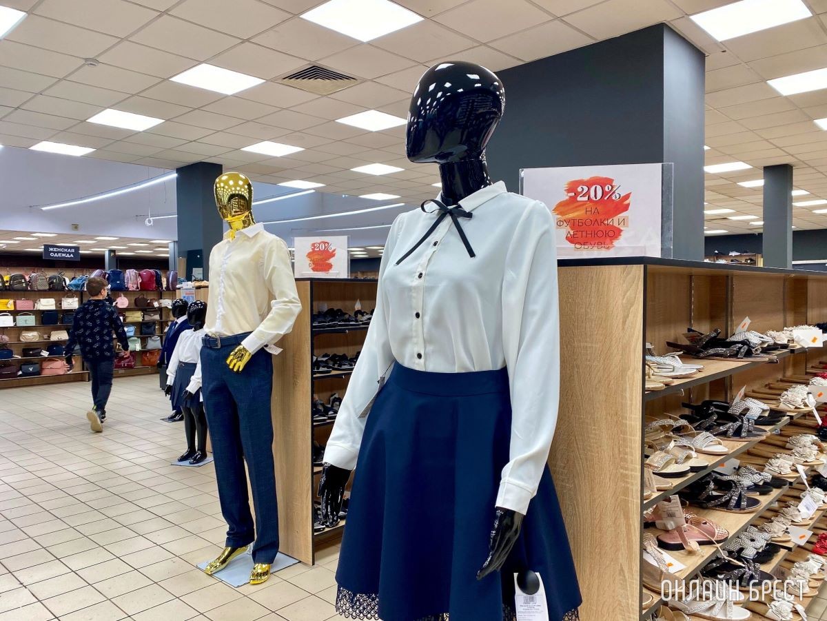 Школьная форма, обувь и аксессуары – в большом брестском магазине «Bazar» есть все! Фотообзор ассортимента и цены