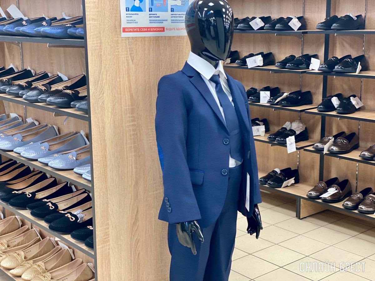 Школьная форма, обувь и аксессуары – в большом брестском магазине «Bazar» есть все! Фотообзор ассортимента и цены