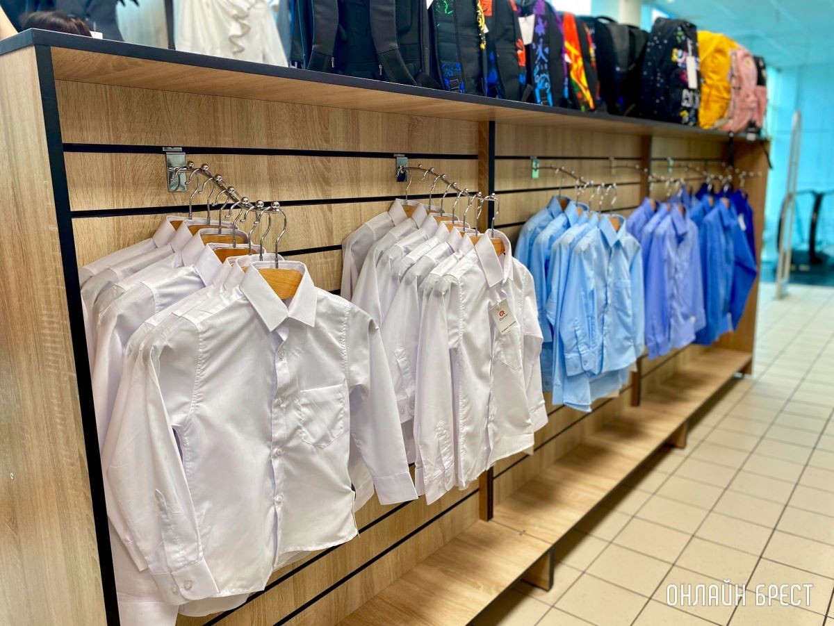 Школьная форма, обувь и аксессуары – в большом брестском магазине «Bazar» есть все! Фотообзор ассортимента и цены