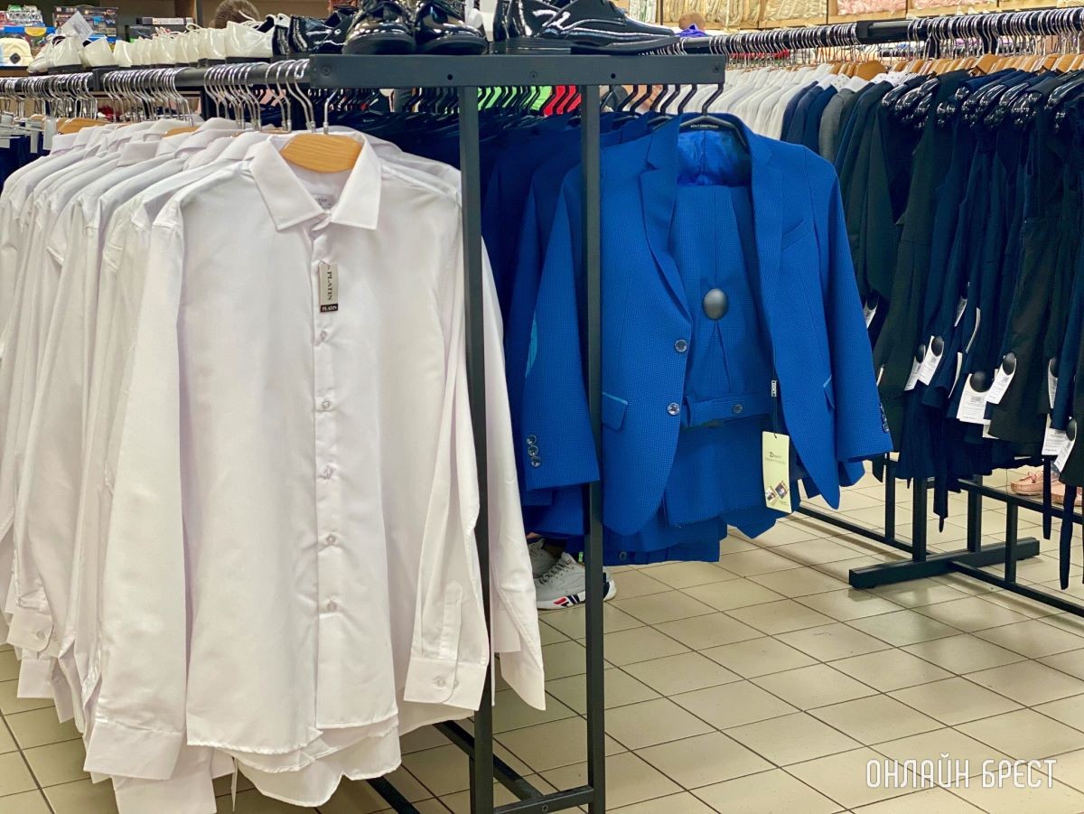 Школьная форма, обувь и аксессуары – в большом брестском магазине «Bazar» есть все! Фотообзор ассортимента и цены