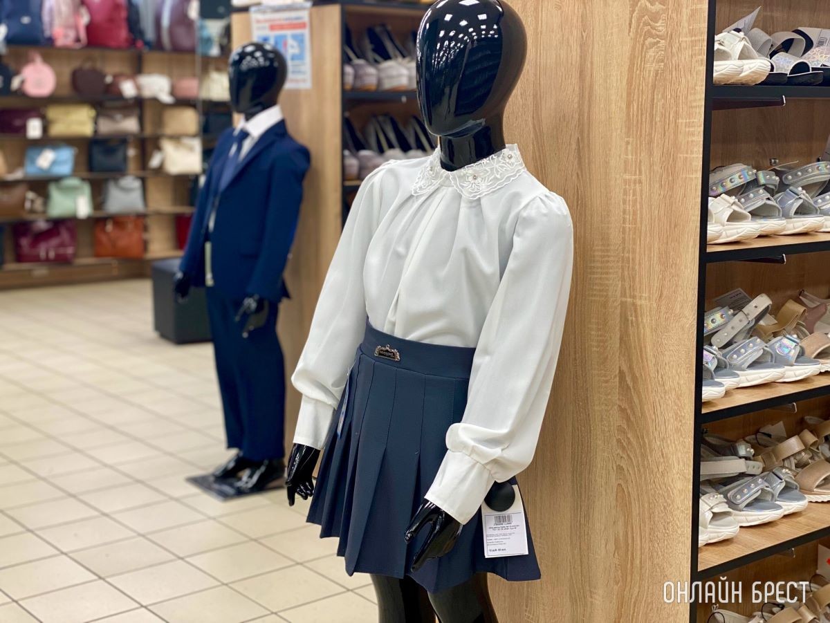 Школьная форма, обувь и аксессуары – в большом брестском магазине «Bazar» есть все! Фотообзор ассортимента и цены