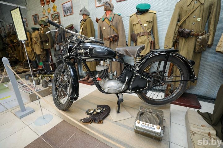 Музей уникального обмундирования и военной техники открылся в Бресте