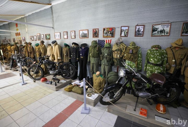 Музей уникального обмундирования и военной техники открылся в Бресте
