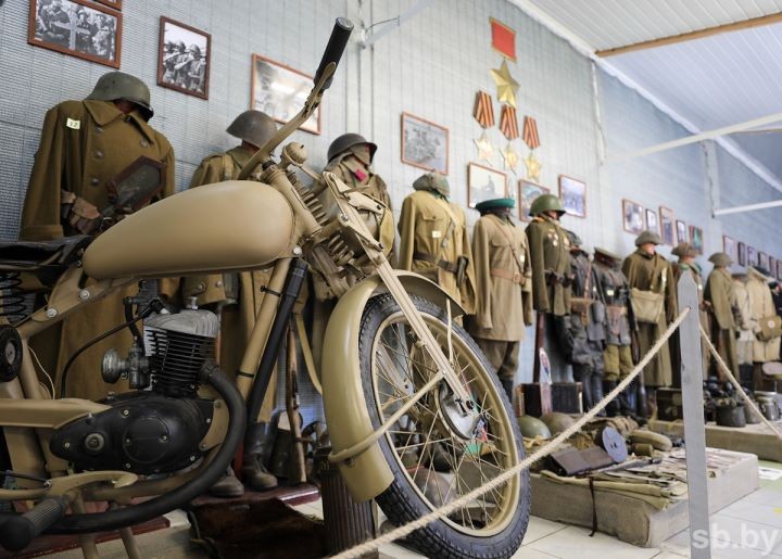 Музей уникального обмундирования и военной техники открылся в Бресте