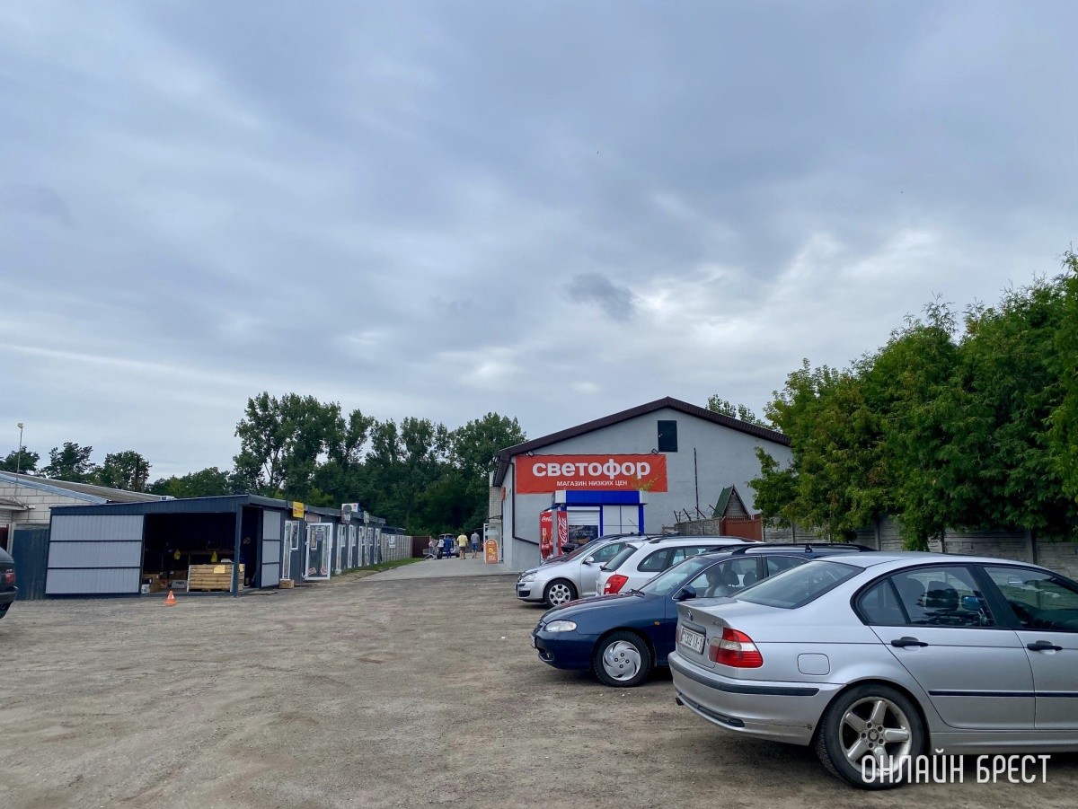Школьная канцелярия, продукты, чаи/кофе и многое другое в жестком дискаунтере «Светофор» на Приграничной в Бресте. Фотообзор