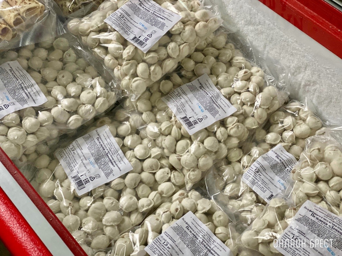 Школьная канцелярия, продукты, чаи/кофе и многое другое в жестком дискаунтере «Светофор» на Приграничной в Бресте. Фотообзор