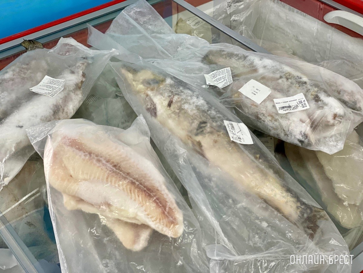 Школьная канцелярия, продукты, чаи/кофе и многое другое в жестком дискаунтере «Светофор» на Приграничной в Бресте. Фотообзор