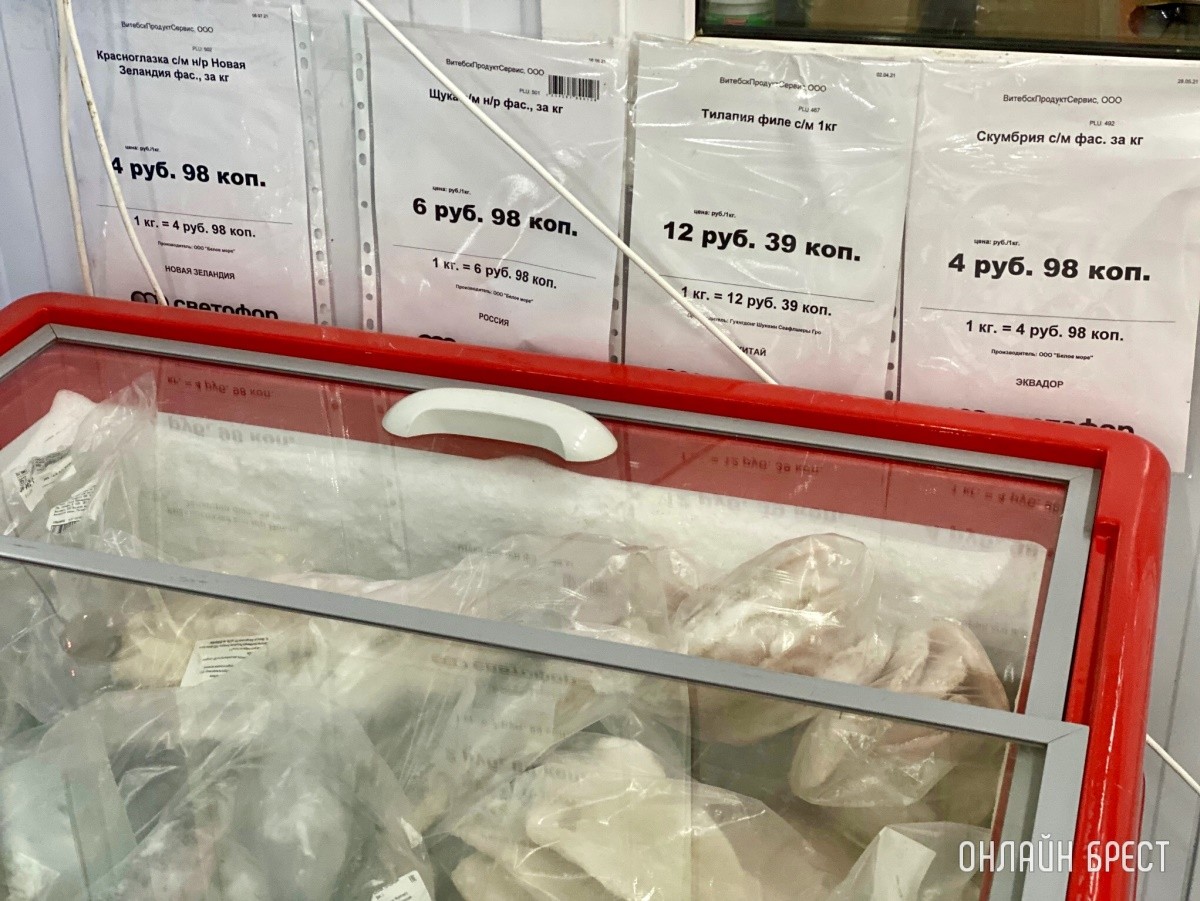 Школьная канцелярия, продукты, чаи/кофе и многое другое в жестком дискаунтере «Светофор» на Приграничной в Бресте. Фотообзор