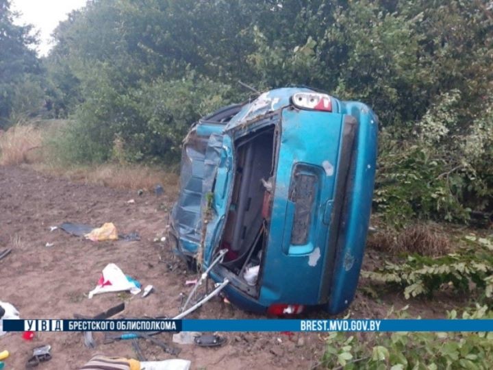 В Брестской области произошло серьезное ДТП. В салоне автомобиля находились дети