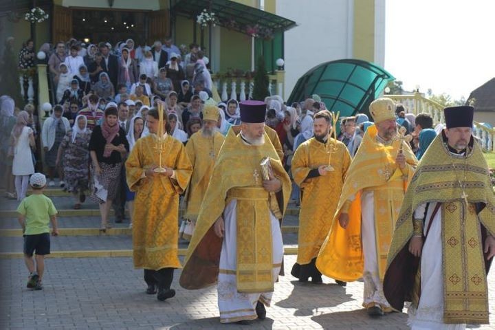 8 августа архиепископ Брестский и Кобринский Иоанн совершен чин освящения места для строительства Воскресной школы при храме Рождества Христова в Кобрине