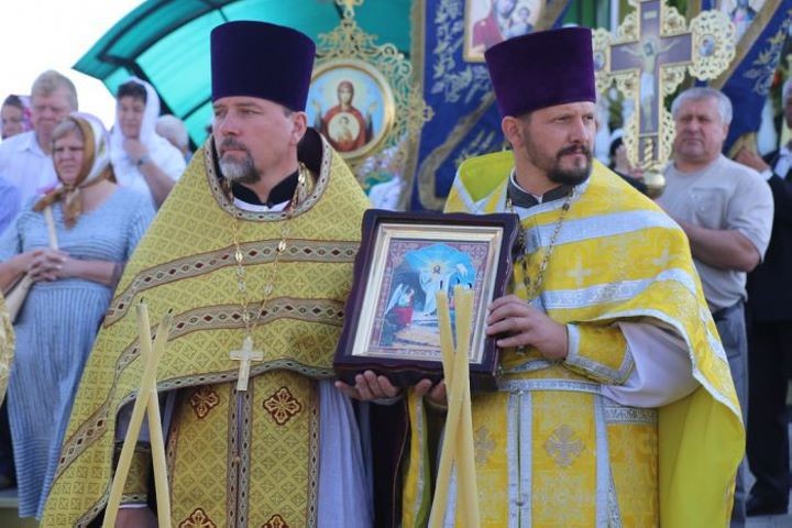 8 августа архиепископ Брестский и Кобринский Иоанн совершен чин освящения места для строительства Воскресной школы при храме Рождества Христова в Кобрине