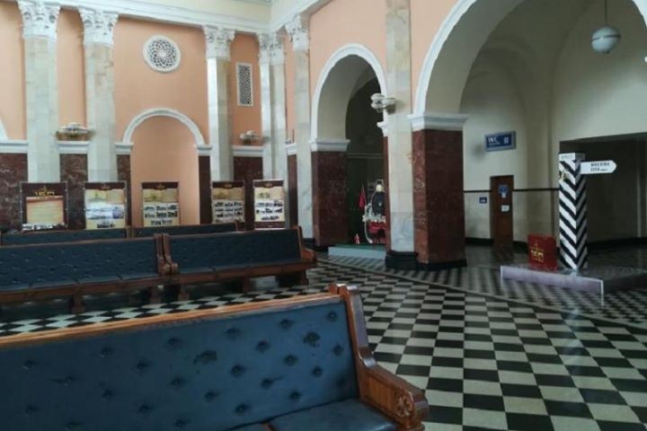 К 150-летию открытия железной дороги между Брестом и Москвой на вокзалах появились верстовые столбы