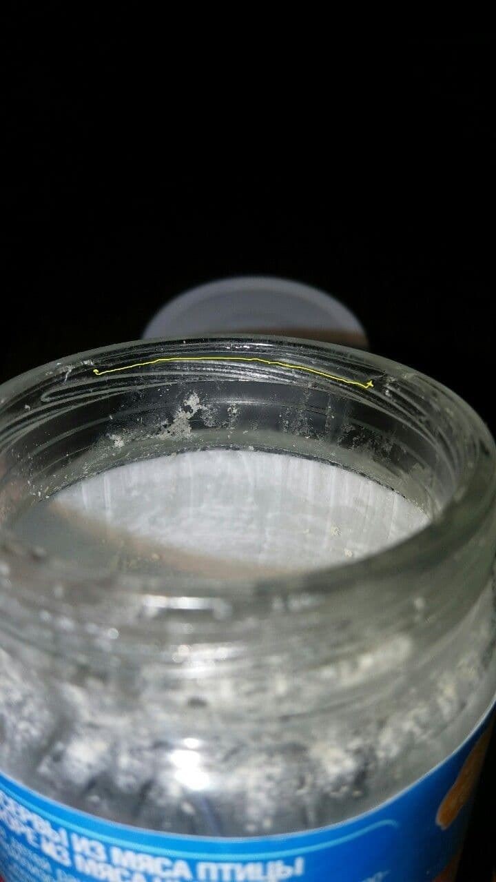 Белоруска нашла в банке с детским питанием кусочки стекла