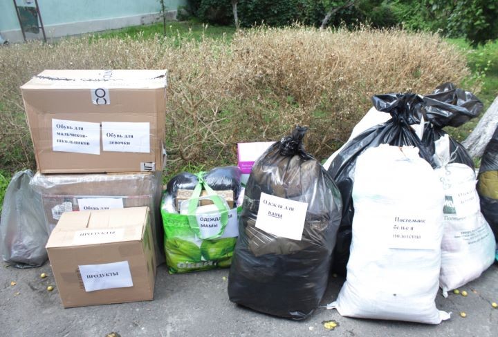 Помощь многодетной семье из Лунинецкого района, которая осталась без дома