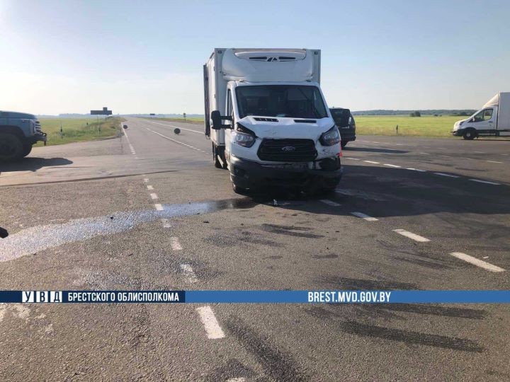 Два Форда Транзит столкнулись на трассе в Дрогичинском районе