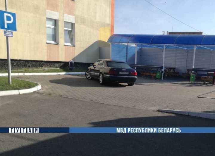 В Пружанах легковушка сдавала назад и сбила двух пешеходов