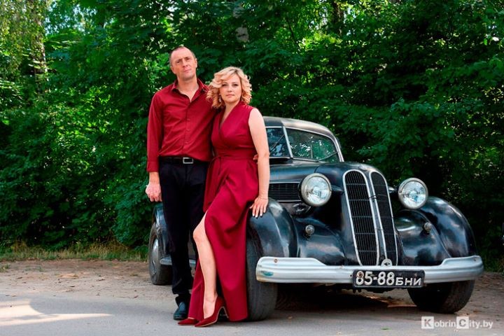 Военная техника, беспилотники и ретро-автомобили: Кобрин отметил день ВВС