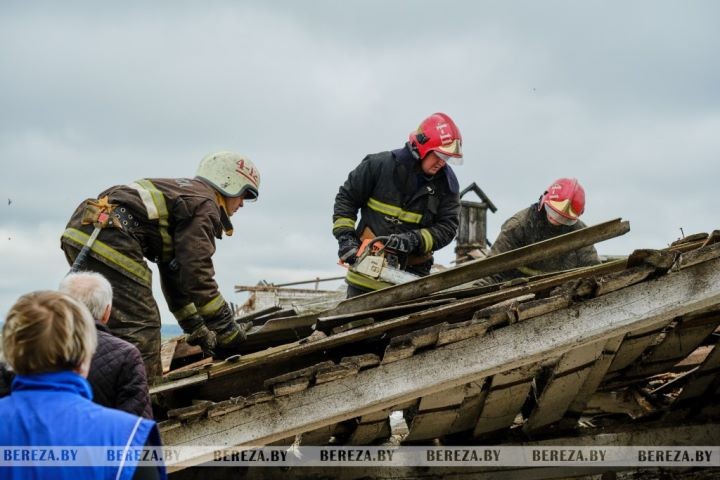 В Березовском районе обрушилась кровля фермы
