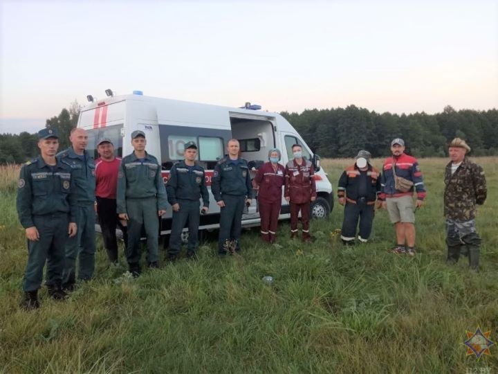 Ляховичские спасатели помогли мужчине, который стал «заложником» опасной ситуации в лесу