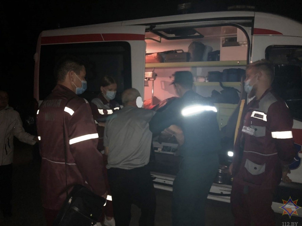 В Брестском районе потерялся мужчина. Ягодника нашли работники МЧС