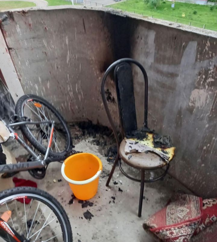 В Бресте горел балкон квартиры на Вульковской