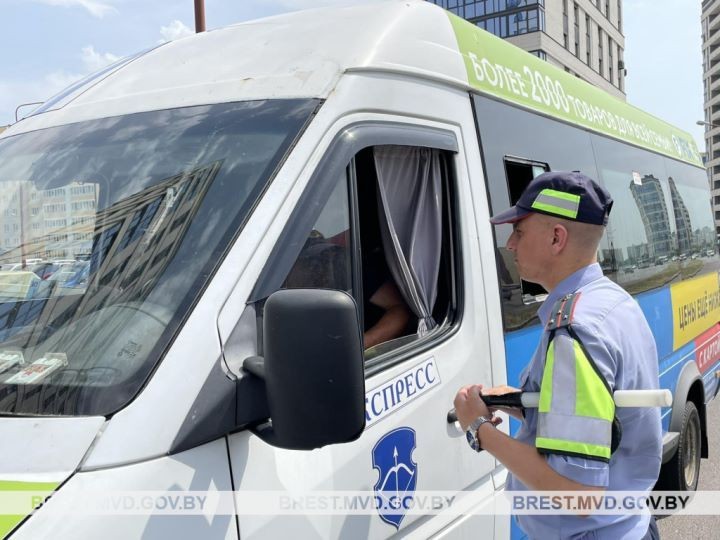 В Бресте сотрудники ГАИ останавливали такси и маршрутки. Зачем?