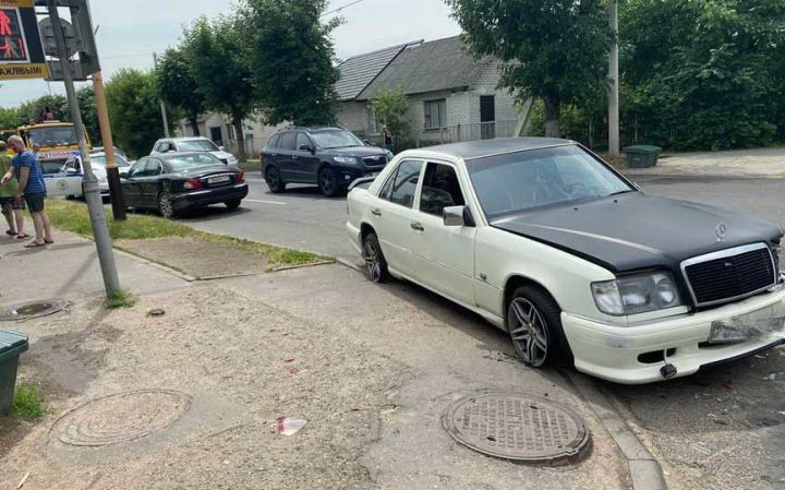 «Скорая» спровоцировала аварию в центре Барановичей