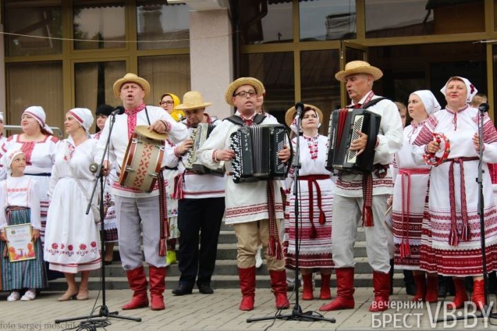 В Бресте искали ведущих для народных праздников, концертов, диалоговых площадок