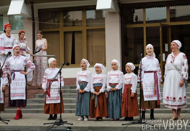В Бресте искали ведущих для народных праздников, концертов, диалоговых площадок