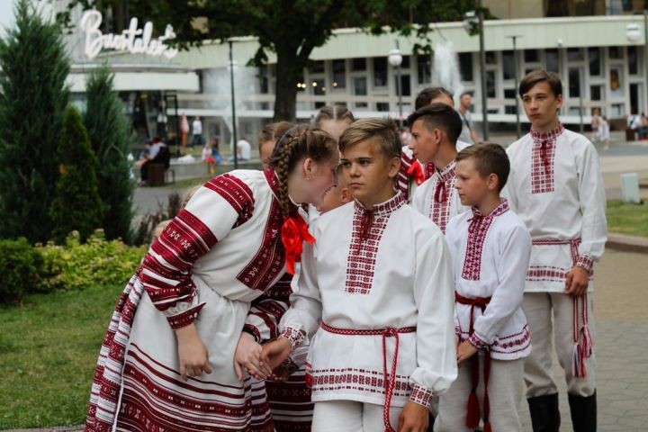 В Бресте искали ведущих для народных праздников, концертов, диалоговых площадок