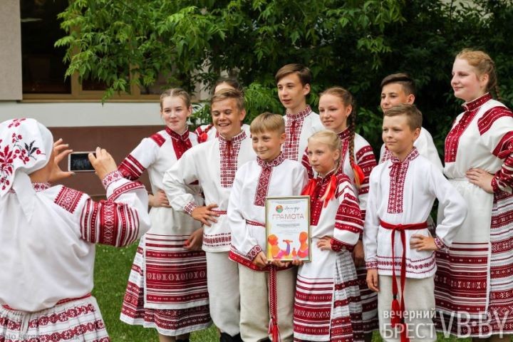 В Бресте искали ведущих для народных праздников, концертов, диалоговых площадок