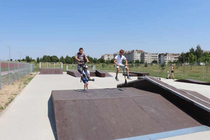 Новая скейт-площадка пользуется популярностью у жителей Ивацевичей