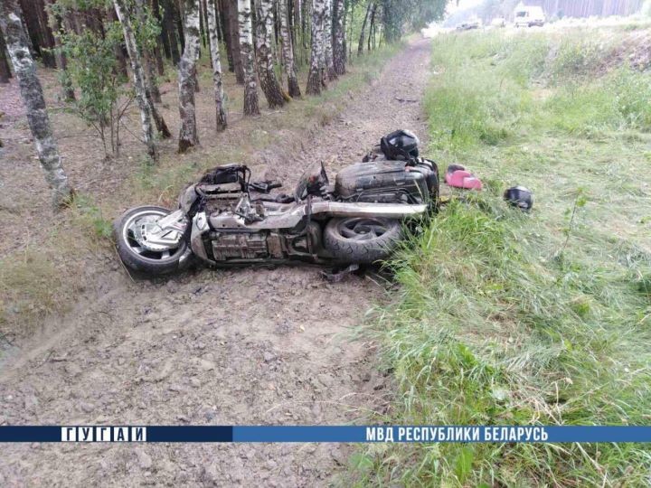 Мотоцикл и легковушка столкнулись в Брестской области. Есть погибший
