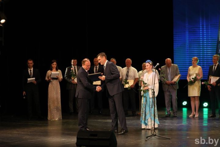В Брестской области чествовали районы и организации, занесенные на Доску почета, а также лауреатов звания «Человек года Брестчины»