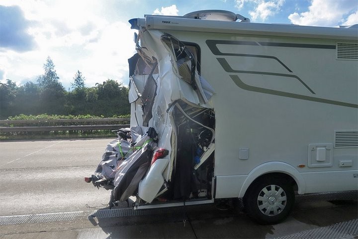 В Германии белорус на фуре врезался в автодом и «легковушку»