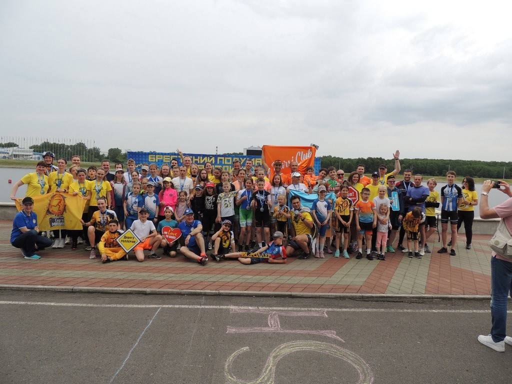 Сегодня на лыжероллерной трассе Брестского гребного канала состоялся Брестский полумарафон на роликовых коньках